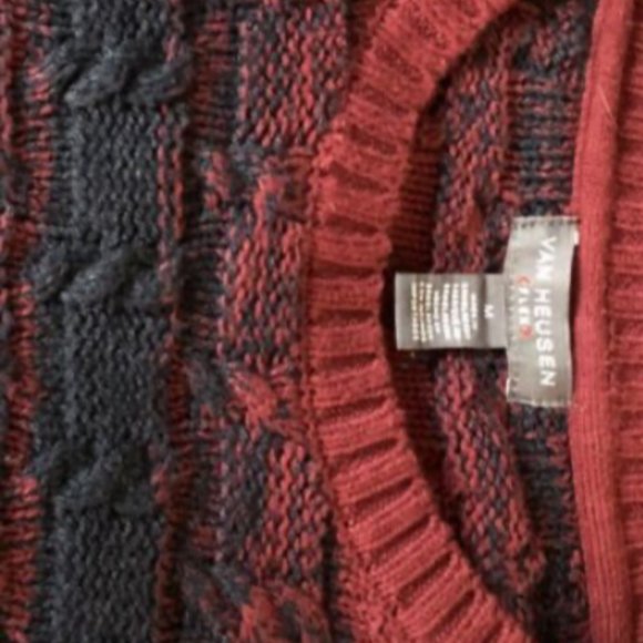 The PERFECT Holiday SWEATER. Van Heusen. Worn once. - Picture 2 of 2